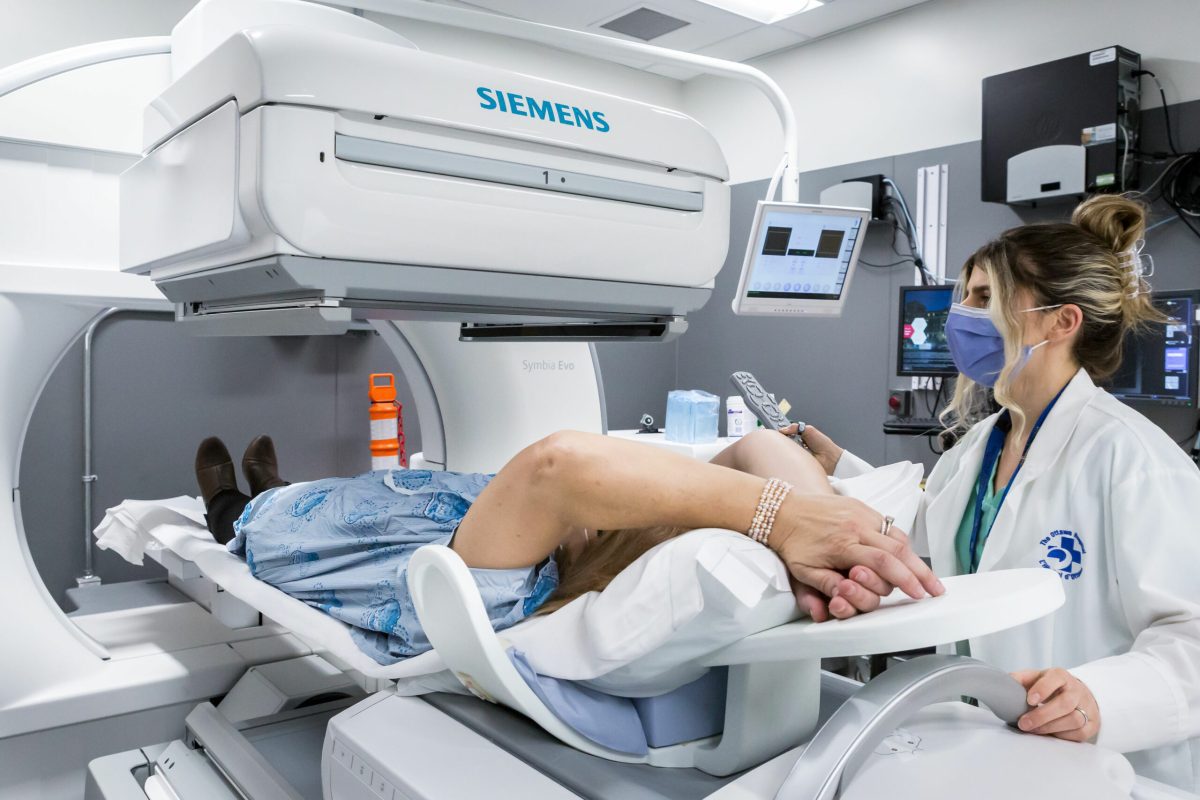 عوارض جانبی پزشکی هسته‌ ای در چه افرادی بیشتر می باشد